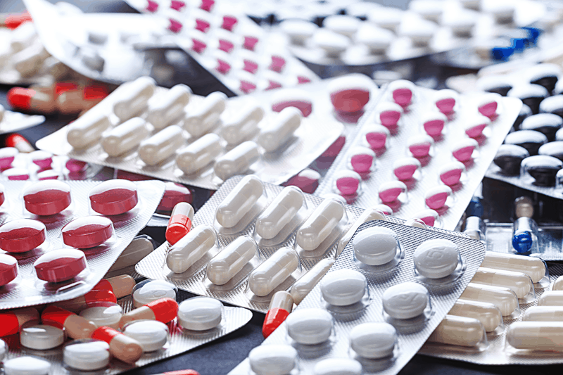 Реформа за доставки на дефицитни лекарства прави МЗ