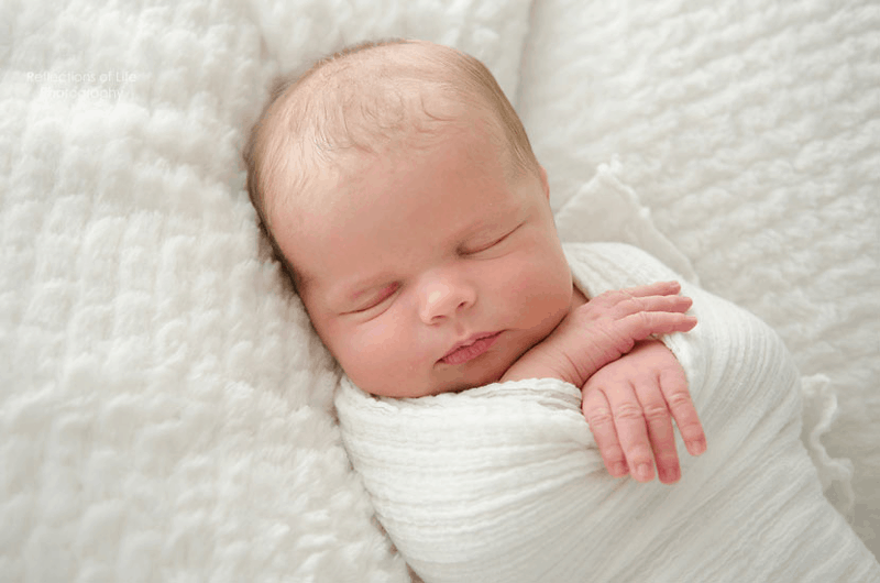 Родeно е първото бебе от „трима родители“
