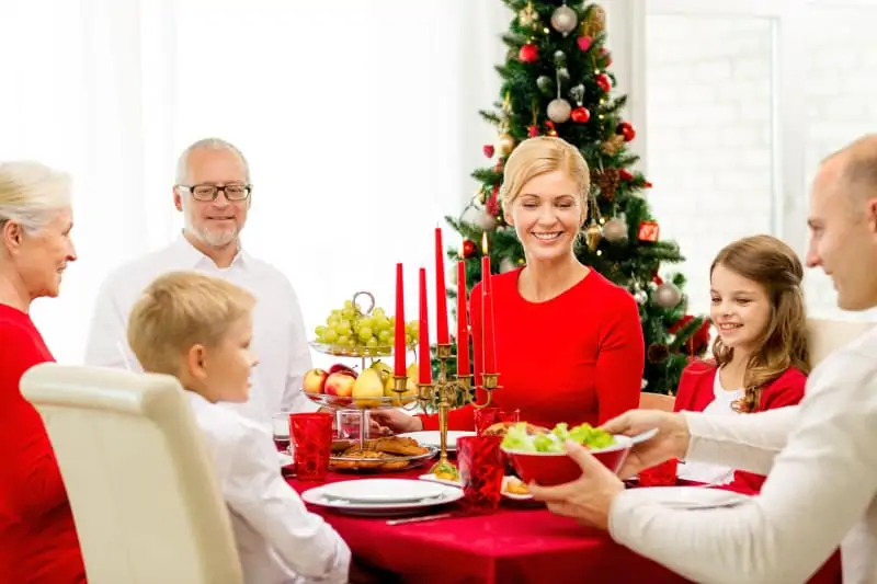 Коледните и новогодишните трапези – да се насладиме на празниците без да преяждаме