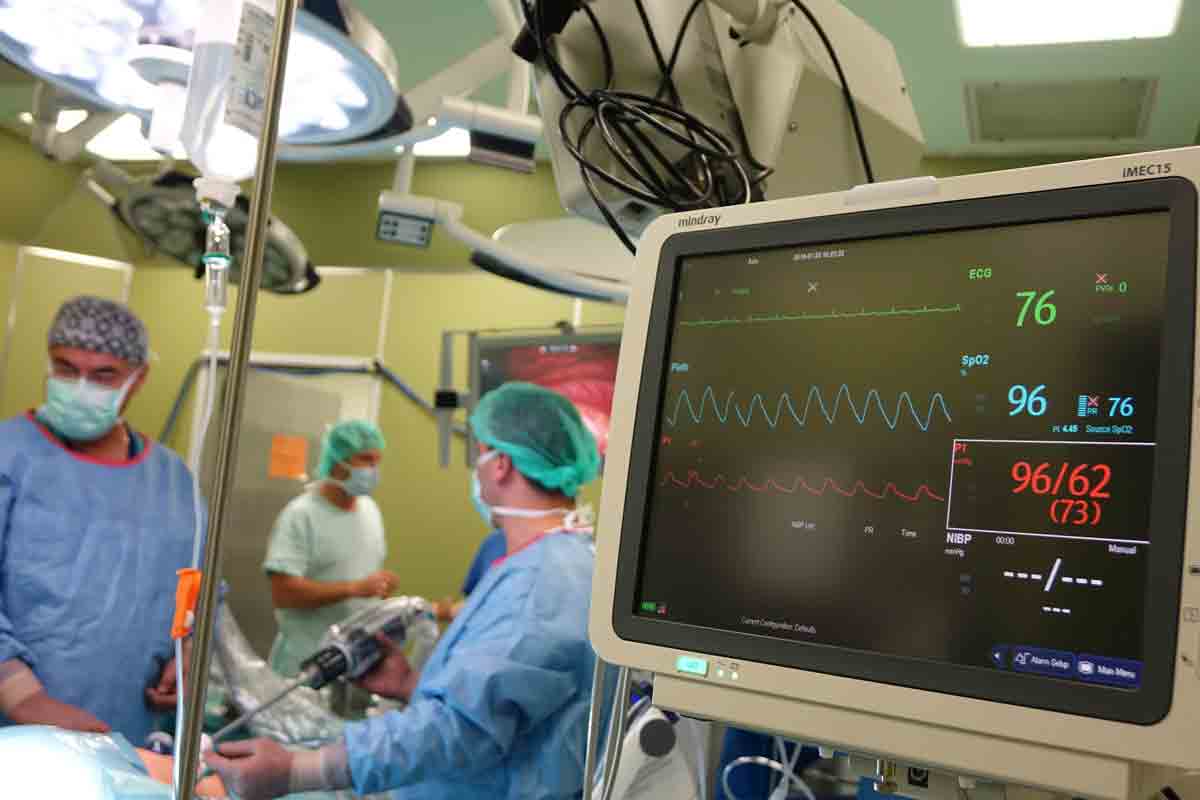 робот - асистирани гръдни операции