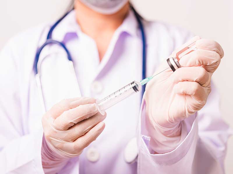 ваксината и вирусът