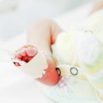 Стент в аортата спасява бебе