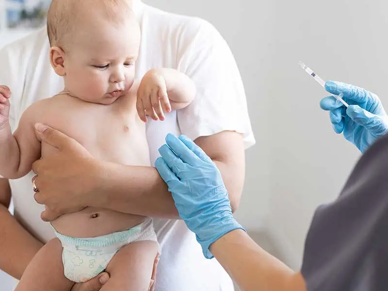 шествалентната задължителна ваксина за бебета
