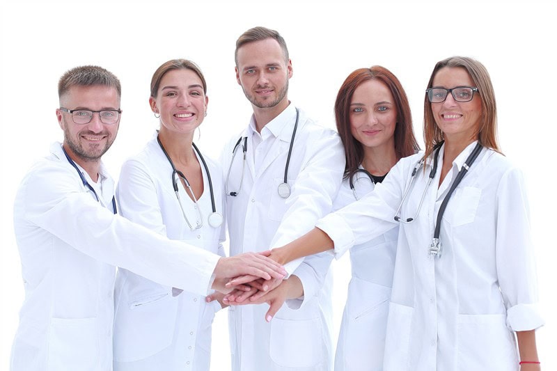 млади лекари